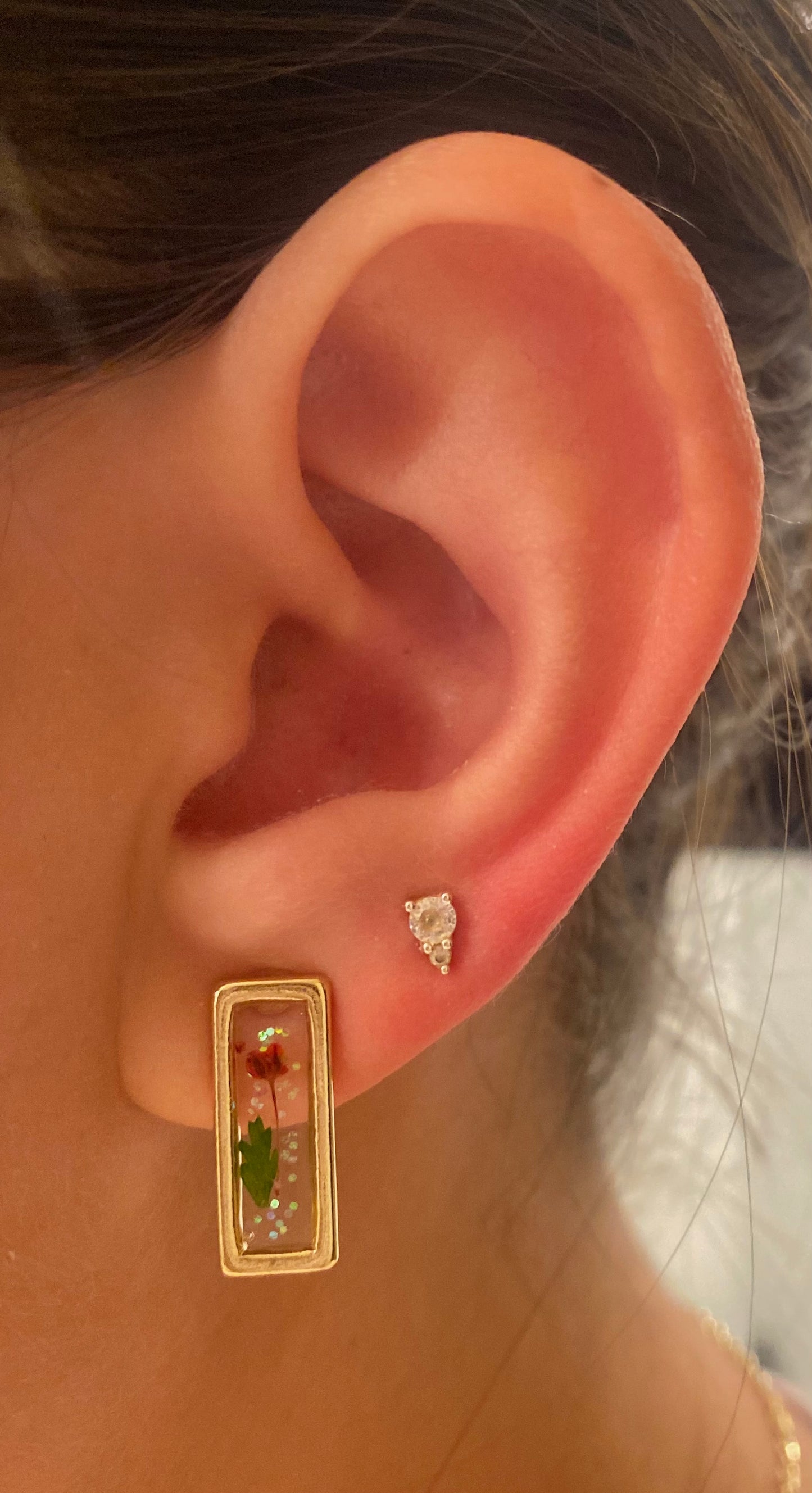 Cottage Classic Dried Flower Bar Post Earring