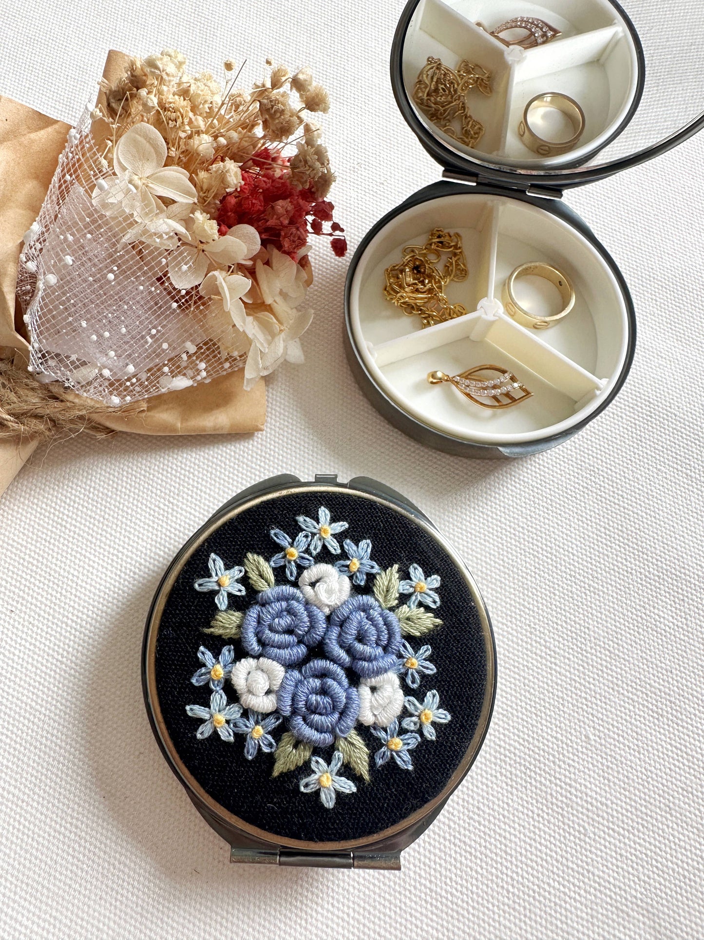Floral Embroidered Round Jewelry Box With Mirror (In Stock✅)