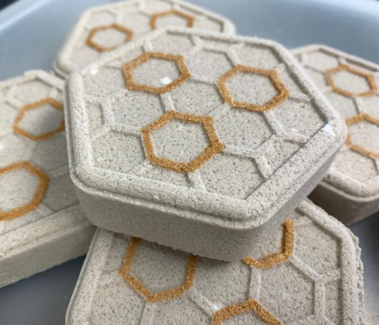 Honey Bee Bath Bomb